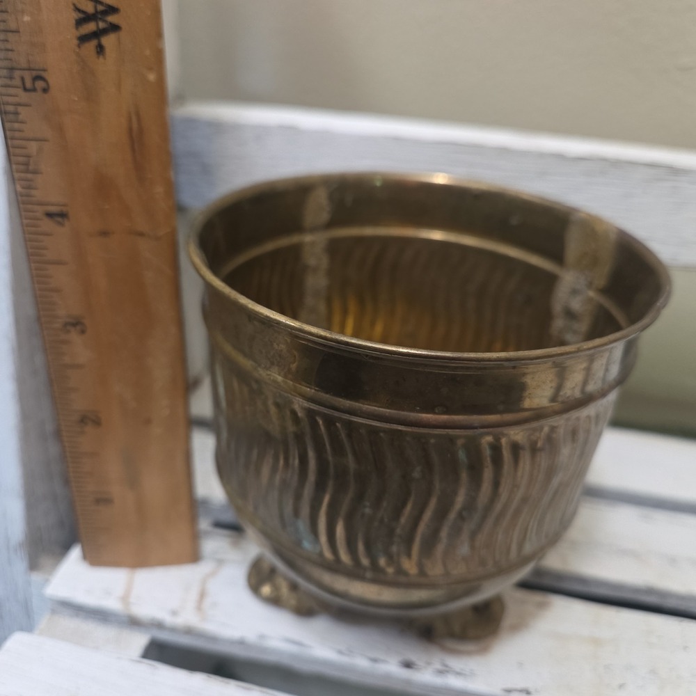 Vintage Solid Brass 3-Footed Flower Planter Pot Cauldron Cottage Core Succulent - Picture 11 of 12